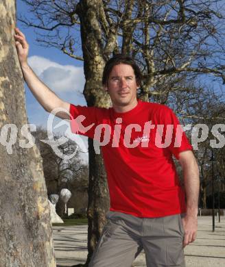 Acro Fliegen. Paragleiten.  Alexander Meschuh. Klagenfurt, am 20.3.2008.

Copyright Kuess

---
pressefotos, pressefotografie, kuess, qs, qspictures, sport, bild, bilder, bilddatenbank