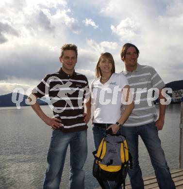 Acro Fliegen. Paragleiten, Leichtathletik.  Bernd Hornboeck, Stefanie Waldkircher, Alexander Meschuh. Stadion Klagenfurt, am 20.3.2008.

Copyright Kuess

---
pressefotos, pressefotografie, kuess, qs, qspictures, sport, bild, bilder, bilddatenbank