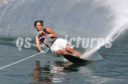 Wasserski. Wasserschi. Claudio Koestenberger. Poertschach, 7.9.2005.
Foto: Kuess
---
pressefotos, pressefotografie, kuess, qs, qspictures, sport, bild, bilder, bilddatenbank