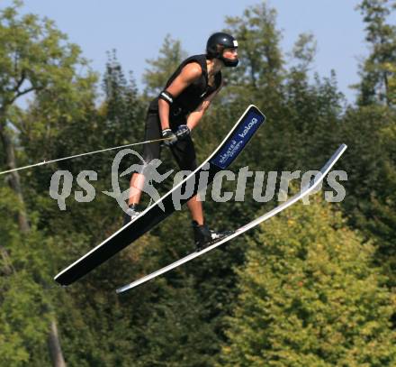 Wasserski. Wasserschi. Claudio Koestenberger. Poertschach, 7.9.2005.
Foto: Kuess
---
pressefotos, pressefotografie, kuess, qs, qspictures, sport, bild, bilder, bilddatenbank