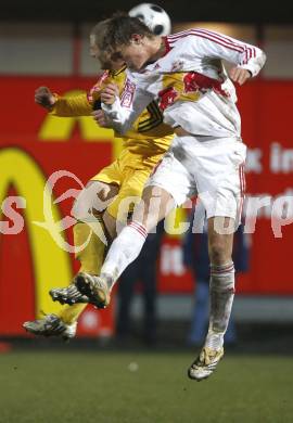 Fussball Red Zac. FC Kaernten gegen Red Bull Juniors Salzburg. Aljosa Vojnovic (FCK), Stefan Ilsanker (Salzburg). Klagenfurt, am 28.3.2008.
Copyright Kuess

---
pressefotos, pressefotografie, kuess, qs, qspictures, sport, bild, bilder, bilddatenbank