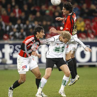 Fussball. Bundesliga. SK Austria Kelag Kaernten gegen LASK Linz.  Moessner Lukas (Kaernten), Vastic Ivica, Baur Michael (LASK). Klagenfurt, 29.3.2008
Copyright Kuess

---
pressefotos, pressefotografie, kuess, qs, qspictures, sport, bild, bilder, bilddatenbank