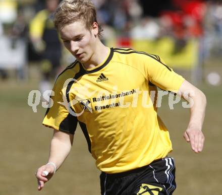 Fussball Unterliga Ost. Rosental Derby. Koettmannsdorf gegen Ludmannsdorf. Martin Linder (Koettmannsdorf). Klagenfurt, am 29.3.2008.

Copyright Kuess

---
pressefotos, pressefotografie, kuess, qs, qspictures, sport, bild, bilder, bilddatenbank