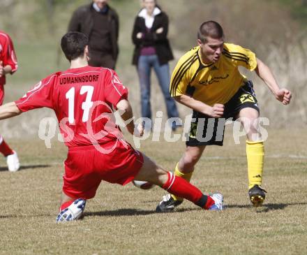 Fussball Unterliga Ost. Rosental Derby. Koettmannsdorf gegen Ludmannsdorf. Mario Krall (Koettmannsdorf), Wolfgang Modritsch (Ludmannsdorf). Klagenfurt, am 30.3.2008.

Copyright Kuess

---
pressefotos, pressefotografie, kuess, qs, qspictures, sport, bild, bilder, bilddatenbank