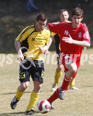 Fussball Unterliga Ost. Rosental Derby. Koettmannsdorf gegen Ludmannsdorf. Mario Krall (Koettmannsdorf), Christian Klinar (Ludmannsdorf). Klagenfurt, am 29.3.2008.

Copyright Kuess

---
pressefotos, pressefotografie, kuess, qs, qspictures, sport, bild, bilder, bilddatenbank