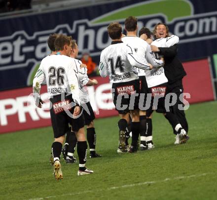 Fussball. Bundesliga. SK Austria Kelag Kaernten gegen Cashpoint SCR Altach. Torjubel Junuzovic Zlatko, Frenkie Schinkels. Klagenfurt, 4.4.2008
Copyright Kuess

---
pressefotos, pressefotografie, kuess, qs, qspictures, sport, bild, bilder, bilddatenbank