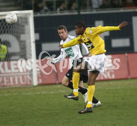 Fussball. Bundesliga. SK Austria Kelag Kaernten gegen Cashpoint SCR Altach. Hiden Martin (Kaernten), Ferreira Da Silva Leonardo (Altach). Klagenfurt, 4.4.2008
Copyright Kuess

---
pressefotos, pressefotografie, kuess, qs, qspictures, sport, bild, bilder, bilddatenbank