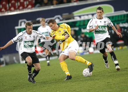 Fussball. Bundesliga. SK Austria Kelag Kaernten gegen Cashpoint SCR Altach. Riedl Thomas, Junuzovic Zlatko (Kaernten), Pamminger Manfred (Altach). Klagenfurt, 4.4.2008
Copyright Kuess

---
pressefotos, pressefotografie, kuess, qs, qspictures, sport, bild, bilder, bilddatenbank