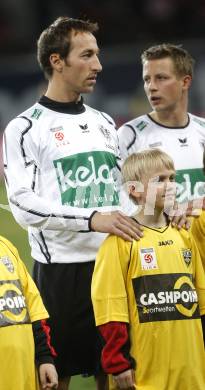 Fussball. T-Mobile Bundesliga. SK Austria Kelag Kaernten gegen Cashpoint SCR Altach. Manuel Ortlechner, Thomas Riedl (Kaernten). Klagenfurt, 4.4.2008
Copyright Kuess

---
pressefotos, pressefotografie, kuess, qs, qspictures, sport, bild, bilder, bilddatenbank