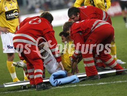 Fussball. T-Mobile Bundesliga. SK Austria Kelag Kaernten gegen Cashpoint SCR Altach. Verletzung. Fernando Carreno (Altach). Klagenfurt, 4.4.2008
Copyright Kuess

---
pressefotos, pressefotografie, kuess, qs, qspictures, sport, bild, bilder, bilddatenbank