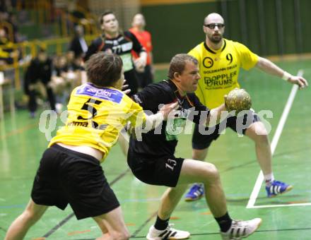 Handball. HCK 59 gegen Tulln. Armin Baeck (HCK), Florian Groessl, Roland Knabl (Tulln). Viktring, am 5.4.2008
Copyright Kuess

---
pressefotos, pressefotografie, kuess, qs, qspictures, sport, bild, bilder, bilddatenbank