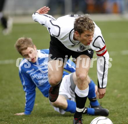 Fussball Regionalliga. SK Austria Kaernten Amateure gegen Gmunden. Guenther Stoxreiter (Kaernten), Markus Lexl (Gmunden). Klagenfurt, am 6.4.2008.
Copyright Kuess

---
pressefotos, pressefotografie, kuess, qs, qspictures, sport, bild, bilder, bilddatenbank