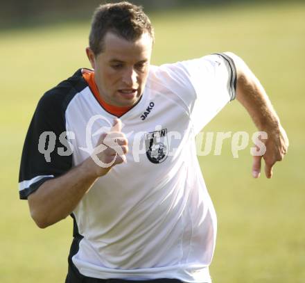 Fussball Unterliga Ost. Ludmannsdorf gegen Welzenegg. Daniel Hafner  (Welzenegg). Ludmannsdorf, am 6.4.2008.
Copyright Kuess

---
pressefotos, pressefotografie, kuess, qs, qspictures, sport, bild, bilder, bilddatenbank