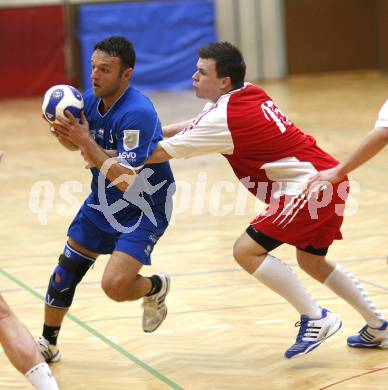 Handball. SVVW Klagenfurt gegen SC Ferlach. Florian Wulz (SVVW), Dino Poje (Ferlach). Klagenfurt, am 6.4.2008
Copyright Kuess

---
pressefotos, pressefotografie, kuess, qs, qspictures, sport, bild, bilder, bilddatenbank