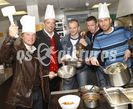 Fussball. T-Mobile Bundesliga. SK Austria Kaernten. Trainer Frenkie Schinkels, Robert Poscheschnig, Adam Ledwon, Martin Hiden, Patrick Wolf. Hafnersee, 20.3.2008.
Foto: Kuess
---
pressefotos, pressefotografie, kuess, qs, qspictures, sport, bild, bilder, bilddatenbank