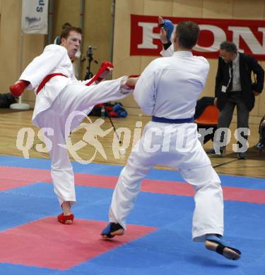 Karate. Oesterreichische Meisterschaften. Klaus Aren (blauer Guertel), Josef Rauter (roter Guertel). Wolfsberg, am 12.4.2008
Copyright Kuess

---
pressefotos, pressefotografie, kuess, qs, qspictures, sport, bild, bilder, bilddatenbank