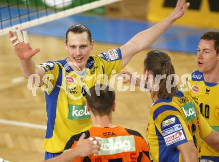 Volleyball. Bundesliga. HYPO VBK Klagenfurt gegen SK Aich/Dob. Jubel, Robin Pelucha, Martin Pipa, Pavel Reznicek, Nejc Pusnik (AICH). Klagenfurt, 13.4.2008
Copyright Kuess

---
pressefotos, pressefotografie, kuess, qs, qspictures, sport, bild, bilder, bilddatenbank