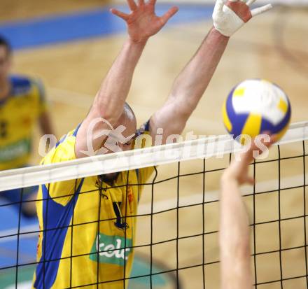 Volleyball. Bundesliga. HYPO VBK Klagenfurt gegen SK Aich/Dob. Marek Golstajn (AICH). Klagenfurt, 13.4.2008
Copyright Kuess

---
pressefotos, pressefotografie, kuess, qs, qspictures, sport, bild, bilder, bilddatenbank