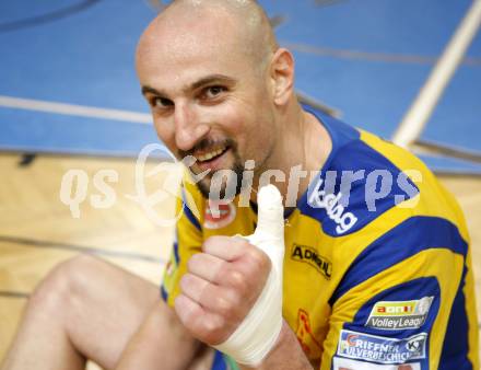 Volleyball. Bundesliga. HYPO VBK Klagenfurt gegen SK Aich/Dob. Marek Golstajn (AICH). Klagenfurt, 13.4.2008
Copyright Kuess

---
pressefotos, pressefotografie, kuess, qs, qspictures, sport, bild, bilder, bilddatenbank