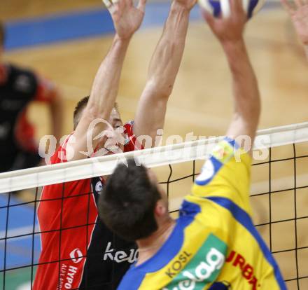 Volleyball. Bundesliga. HYPO VBK Klagenfurt gegen SK Aich/Dob. Martin Vokal (HYPO), Miha Kosl (AICH). Klagenfurt, 13.4.2008
Copyright Kuess

---
pressefotos, pressefotografie, kuess, qs, qspictures, sport, bild, bilder, bilddatenbank