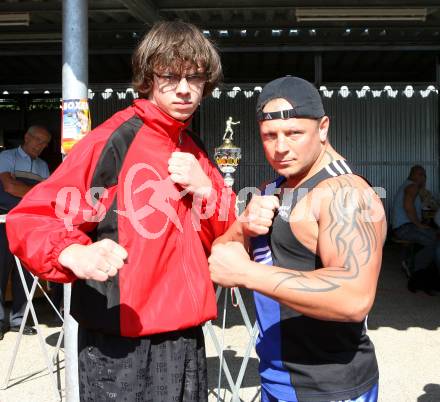 Boxvergleichskampf Klagenfurter Boxverein E&S gegen slowenische Auswahl. Denis Jug (Slowenien), Freddy Steiner (Klagenfurter Boxverein E&S) . Klagenfurt, am 24.9.2006.
Foto: Kuess
---
pressefotos, pressefotografie, kuess, qs, qspictures, sport, bild, bilder, bilddatenbank