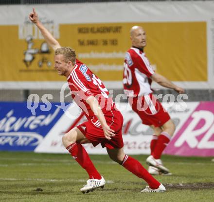 Fussball. Red Zac Bundesliga. FC Kaernten gegen FC Pax Gratkorn. Torjubel Michael Miksits (FCK). Klagenfurt, am 18.4.2008.
Copyright Kuess

---
pressefotos, pressefotografie, kuess, qs, qspictures, sport, bild, bilder, bilddatenbank