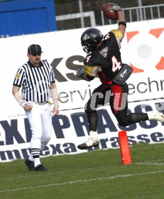 American Football. Carinthian Black Lions gegen Badalona Dracs (Spanien). Gregory Jones (Lions). Klagenfurt, 19.4.2008.
Copyright Kuess

---
pressefotos, pressefotografie, kuess, qs, qspictures, sport, bild, bilder, bilddatenbank