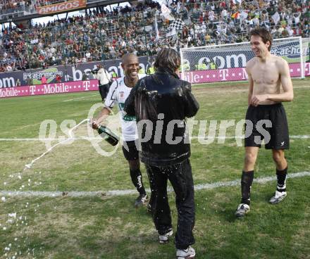 Fussball T-Mobile Bundesliga. SK Austria Kaernten gegen Ried. Frenkie Schinkels geduschuscht. Chiquinho, Wolfgang Bubenik. Klagenfurt, 20.4.2008.
Copyright Kuess

---
pressefotos, pressefotografie, kuess, qs, qspictures, sport, bild, bilder, bilddatenbank