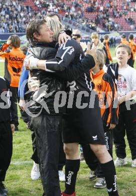 Fussball T-Mobile Bundesliga. SK Austria Kaernten gegen Ried. Jubel Frenkie Schinkels, Andreas Schranz. Klagenfurt, 20.4.2008.
Copyright Kuess

---
pressefotos, pressefotografie, kuess, qs, qspictures, sport, bild, bilder, bilddatenbank