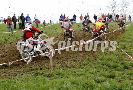 Motocross. Enduro Trophy Griffen. Haberberg, 19.4.2008. Start.
Copyright Kuess

---
pressefotos, pressefotografie, kuess, qs, qspictures, sport, bild, bilder, bilddatenbank