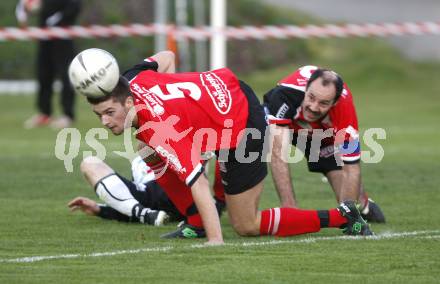 Fussball Regionalliga. WAC/St.Andrae gegen TSV Hartberg.  Martin Rodler, Gerhard Archan (Hartberg). St. Andrae, am 25.4.2008.
Copyright Kuess

---
pressefotos, pressefotografie, kuess, qs, qspictures, sport, bild, bilder, bilddatenbank