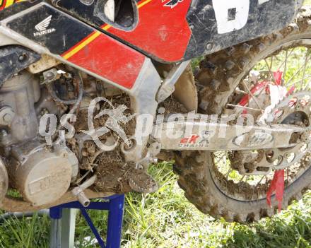 Motocross. Enduro Trophy Griffen. Haberberg, 19.4.2008. Feature. Nach dem Rennen.
Copyright Kuess

---
pressefotos, pressefotografie, kuess, qs, qspictures, sport, bild, bilder, bilddatenbank