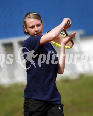 Tennis Nachwuchs. Karoline Slugal. Klagenfurt, am 26.4.2008.
Foto: Kuess 
---
pressefotos, pressefotografie, kuess, qs, qspictures, sport, bild, bilder, bilddatenbank