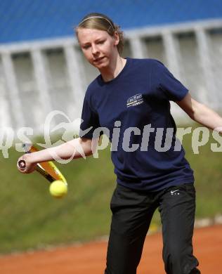 Tennis Nachwuchs. Karoline Slugal. Klagenfurt, am 26.4.2008.
Foto: Kuess 
---
pressefotos, pressefotografie, kuess, qs, qspictures, sport, bild, bilder, bilddatenbank