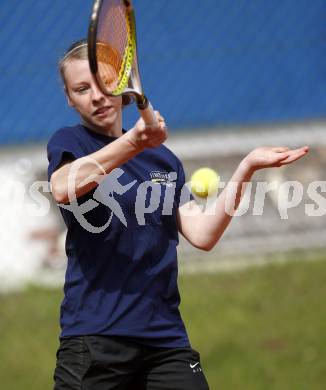 Tennis Nachwuchs. Karoline Slugal. Klagenfurt, am 26.4.2008.
Foto: Kuess 
---
pressefotos, pressefotografie, kuess, qs, qspictures, sport, bild, bilder, bilddatenbank