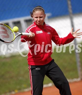 Tennis Nachwuchs.  Sarah Kanduth. Klagenfurt, am 26.4.2008.
Foto: Kuess 
---
pressefotos, pressefotografie, kuess, qs, qspictures, sport, bild, bilder, bilddatenbank