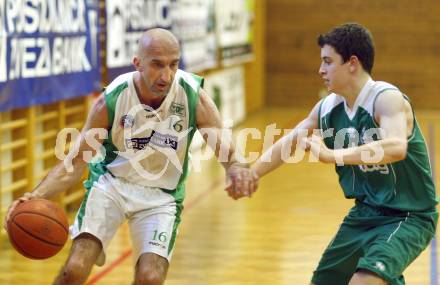 Basketball Kaerntner Liga. KOS Klagenfurt gegen Woerthersee Piraten. Nenad Videka (KOS), Martin Breithuber (Piraten). Klagenfurt, am 29.4.2008.
Foto: Kuess
---
pressefotos, pressefotografie, kuess, qs, qspictures, sport, bild, bilder, bilddatenbank