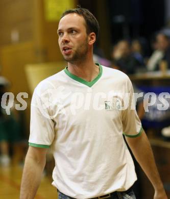 Basketball Kaerntner Liga. KOS Klagenfurt gegen Woerthersee Piraten. Trainer Stefan Hribar (KOS). Klagenfurt, am 29.4.2008.
Foto: Kuess
---
pressefotos, pressefotografie, kuess, qs, qspictures, sport, bild, bilder, bilddatenbank