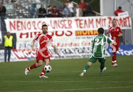 Fussball Red Zac Bundesliga. FC Kaernten gegen DSV Leoben. Nenad Bjelica (FCK) vor Transparent mit der Aufschrift Neno und Co - unser Team mit Zukunft. Klagenfurt, am 2.5.2008.
Copyright Kuess

---
pressefotos, pressefotografie, kuess, qs, qspictures, sport, bild, bilder, bilddatenbank