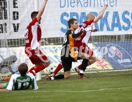 Fussball Red Zac Bundesliga. FC Kaernten gegen DSV Leoben. Torjubel Nenad Bjelica, Ludek Zelenka (FCK), Manfred Mandl, Andreas Lukse (Leoben). Klagenfurt, am 2.5.2008.
Copyright Kuess

---
pressefotos, pressefotografie, kuess, qs, qspictures, sport, bild, bilder, bilddatenbank