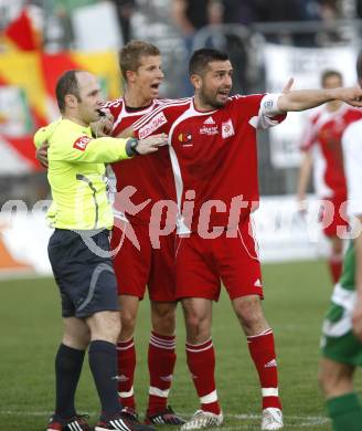 Fussball Red Zac Bundesliga. FC Kaernten gegen DSV Leoben. Schiedsrichter Thomas Prammer, Thomas Hinum, Nenad Bjelica (FCK). Klagenfurt, am 2.5.2008.
Copyright Kuess

---
pressefotos, pressefotografie, kuess, qs, qspictures, sport, bild, bilder, bilddatenbank