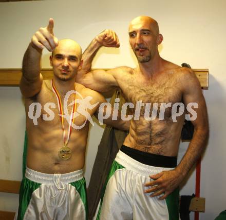 Basketball Kaerntner Liga. Posojilnica KOS gegen Woerthersee Piraten. Edo Ceman, Nenad Videka (KOS). Klagenfurt, 8.5.2008.
Copyright Kuess

---
pressefotos, pressefotografie, kuess, qs, qspictures, sport, bild, bilder, bilddatenbank