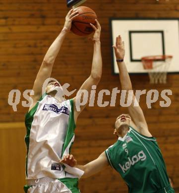 Basketball. Posojilnica Kos gegen Woerthersee Piraten. Ziga Klemencic/Fermentin (KOS), Roland Duller (Piraten). Klagenfurt, 8.5.2008.
Copyright Kuess

---
pressefotos, pressefotografie, kuess, qs, qspictures, sport, bild, bilder, bilddatenbank