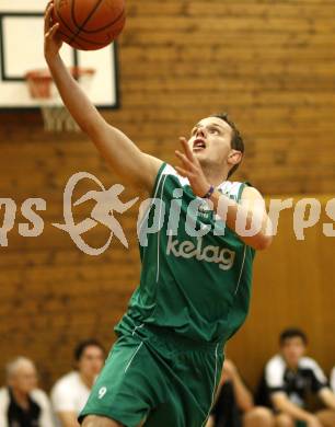 Basketball. Posojilnica Kos gegen Woerthersee Piraten.  Roland Duller (Piraten). Klagenfurt, 8.5.2008.
Copyright Kuess

---
pressefotos, pressefotografie, kuess, qs, qspictures, sport, bild, bilder, bilddatenbank