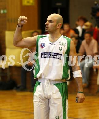 Basketball Kaerntner Liga. Posojilnica KOS gegen Woerthersee Piraten. Jubel Edo Ceman (KOS). Klagenfurt, 8.5.2008.
Copyright Kuess

---
pressefotos, pressefotografie, kuess, qs, qspictures, sport, bild, bilder, bilddatenbank