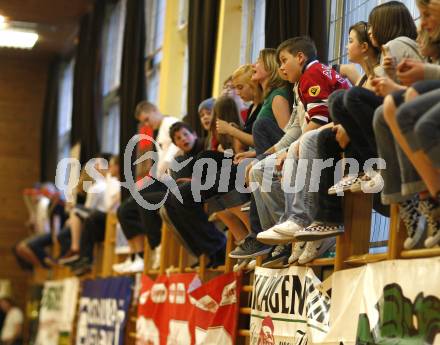 Basketball Kaerntner Liga. Posojilnica KOS gegen Woerthersee Piraten. Fans (KOS).  Klagenfurt, 8.5.2008.
Copyright Kuess

---
pressefotos, pressefotografie, kuess, qs, qspictures, sport, bild, bilder, bilddatenbank