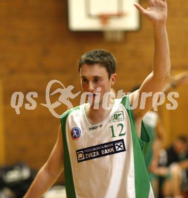 Basketball Kaerntner Liga. Posojilnica KOS gegen Woerthersee Piraten. Jan Brumnik (KOS). Klagenfurt, 8.5.2008.
Copyright Kuess

---
pressefotos, pressefotografie, kuess, qs, qspictures, sport, bild, bilder, bilddatenbank