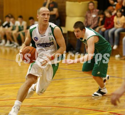 Basketball Kaerntner Liga. Posojilnica KOS gegen Woerthersee Piraten. Davor Sattler (KOS), Christian Erschen (Piraten). Klagenfurt, 8.5.2008.
Copyright Kuess

---
pressefotos, pressefotografie, kuess, qs, qspictures, sport, bild, bilder, bilddatenbank