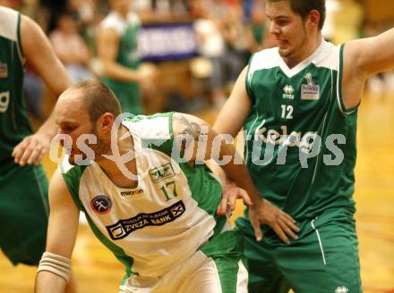 Basketball Kaerntner Liga. Posojilnica KOS gegen Woerthersee Piraten. Kodemo Orion (KOS), Christian Erschen (Piraten). Klagenfurt, 8.5.2008.
Copyright Kuess

---
pressefotos, pressefotografie, kuess, qs, qspictures, sport, bild, bilder, bilddatenbank