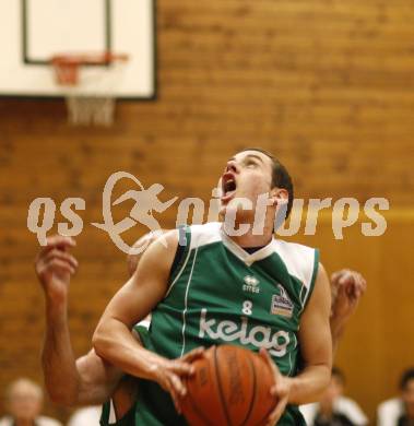 Basketball Kaerntner Liga. Posojilnica KOS gegen Woerthersee Piraten. Bernhard Dulller (Piraten). Klagenfurt, 8.5.2008.
Copyright Kuess

---
pressefotos, pressefotografie, kuess, qs, qspictures, sport, bild, bilder, bilddatenbank